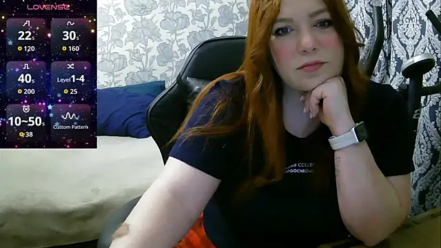 Snapshot of Sabrina_Poison chatting on 11.15.25 Sabrina Poison online show from 11.15.25