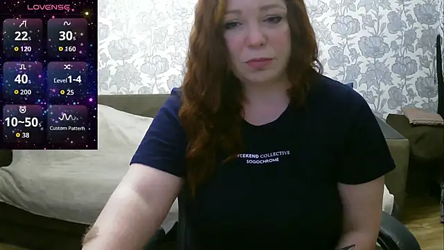 Snapshot of Sabrina_Poison chatting on 11.25.25 Sabrina Poison online show from 11.25.25