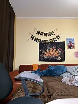 Crayzy Luv online show from 03.05.25