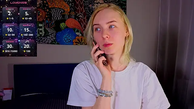 Crayzy Luv online show from 03.28.26