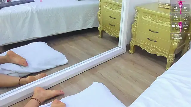 Snapshot of Valerith_Vega_ chatting on 10.18.25 Valerith Vega  online show from 10.18.25