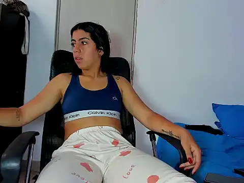 Snapshot of skinnyanai2 chatting on 02.18.26 skinnyanai2 online show from 02.18.26