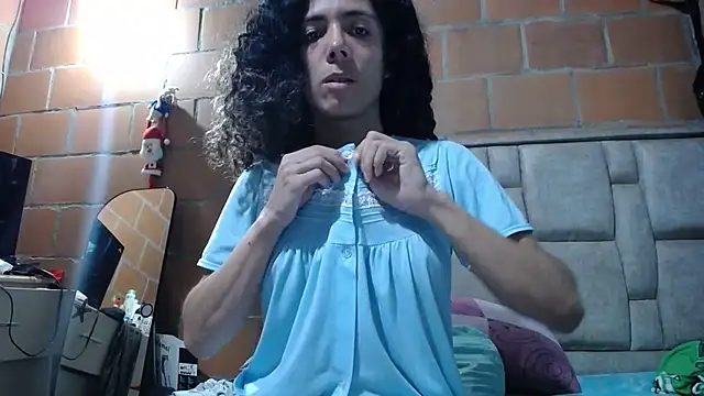 Snapshot of Nadia_Monroe chatting on 10.10.25 Nadia Monroe online show from 10.10.25