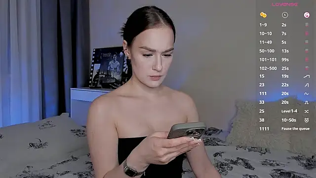 Snapshot of _RocketWay_ chatting on 02.19.25  RocketWay  online show from 02.19.25