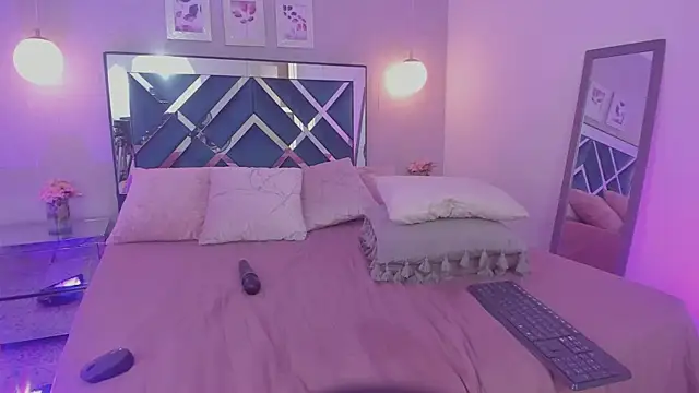 Miakhalifa 7 online show from 03.02.25