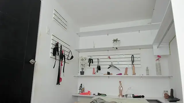 Snapshot of Alejandra_Dunn chatting on 10.05.25 Alejandra Dunn online show from 10.05.25