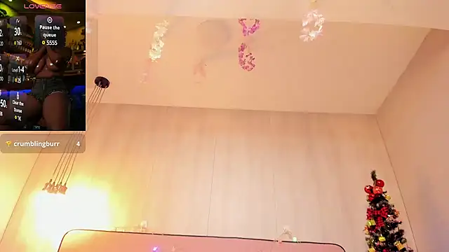 ShairaCoxx online show from 12.23.24