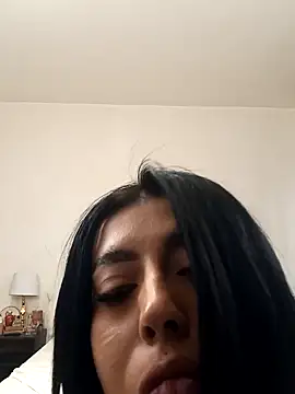 Snapshot of GiseleReine chatting on 02.10.25 GiseleReine online show from 02.10.25