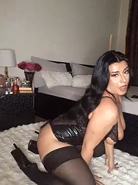 GiseleReine online show from 03.15.25