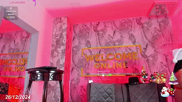 Snapshot of DeniseVillareal chatting on 12.26.24 DeniseVillareal online show from 12.26.24