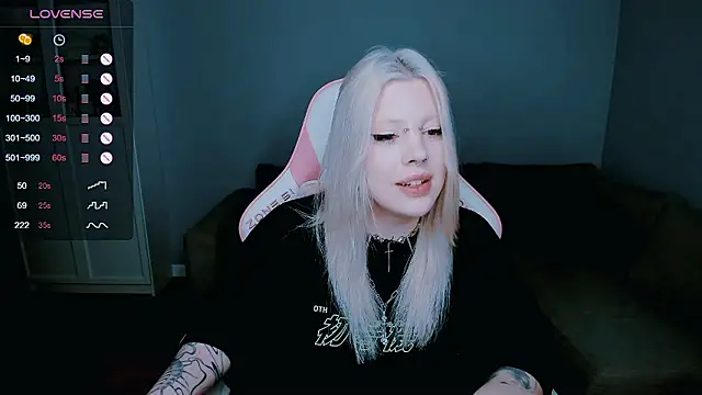   leslie   online show from 12.03.24