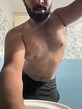 Snapshot of Handsomehunk_4U chatting on 12.08.24 Handsomehunk 4U online show from 12.08.24