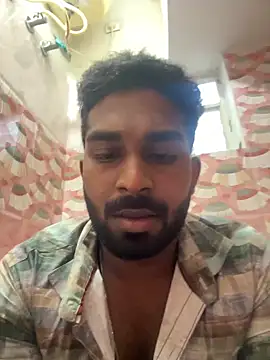 Snapshot of Handsomehunk_4U chatting on 12.26.24 Handsomehunk 4U online show from 12.26.24