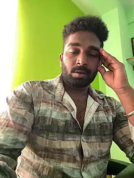 Snapshot of Handsomehunk_4U chatting on 02.01.25 Handsomehunk 4U online show from 02.01.25