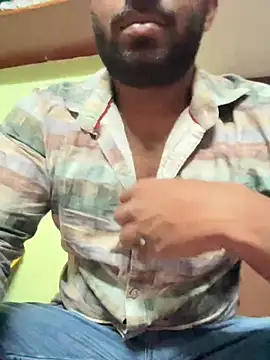 Snapshot of Handsomehunk_4U chatting on 02.01.25 Handsomehunk 4U online show from 02.01.25