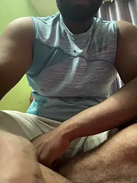 Snapshot of Handsomehunk_4U chatting on 02.02.25 Handsomehunk 4U online show from 02.02.25