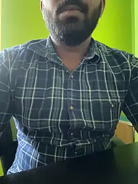 Snapshot of Handsomehunk_4U chatting on 02.05.25 Handsomehunk 4U online show from 02.05.25