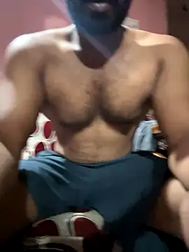 Snapshot of Handsomehunk_4U chatting on 11.30.25 Handsomehunk 4U online show from 11.30.25