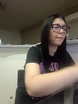 Snapshot of Milf_Abigail chatting on 12.22.25 Milf Abigail online show from 12.22.25