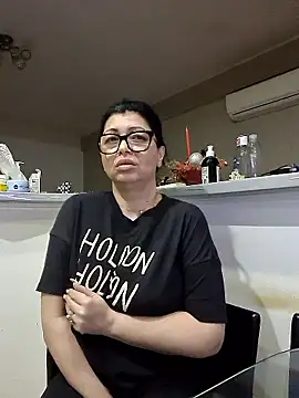 Snapshot of Milf_Abigail chatting on 01.11.26 Milf Abigail online show from 01.11.26