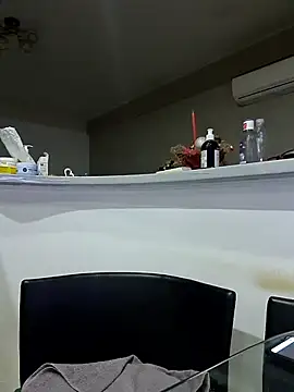 Snapshot of Milf_Abigail chatting on 01.12.26 Milf Abigail online show from 01.12.26