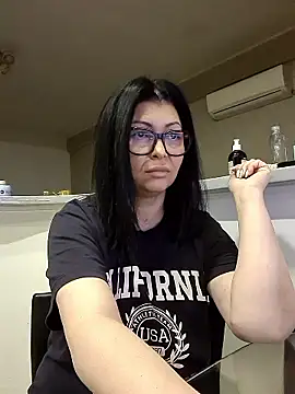 Snapshot of Milf_Abigail chatting on 01.17.26 Milf Abigail online show from 01.17.26