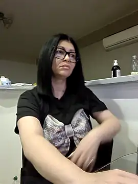 Snapshot of Milf_Abigail chatting on 01.18.26 Milf Abigail online show from 01.18.26