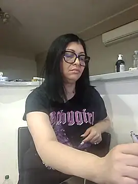 Snapshot of Milf_Abigail chatting on 01.19.26 Milf Abigail online show from 01.19.26