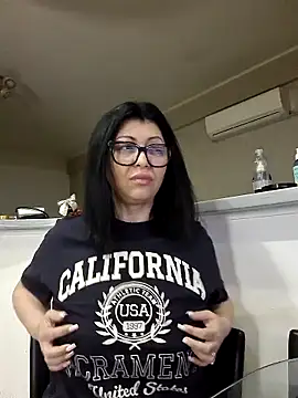 Snapshot of Milf_Abigail chatting on 02.15.26 Milf Abigail online show from 02.15.26