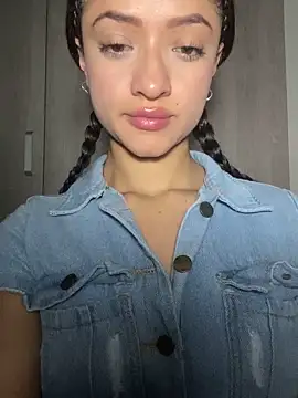 Snapshot of Alicia_ALICIA chatting on 12.23.24 Alicia ALICIA online show from 12.23.24