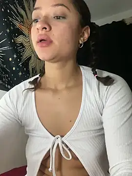 Snapshot of Alicia_ALICIA chatting on 12.30.24 Alicia ALICIA online show from 12.30.24