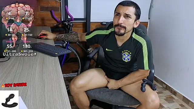 Snapshot of Marck_Muscle chatting on 10.22.25 Marck Muscle online show from 10.22.25