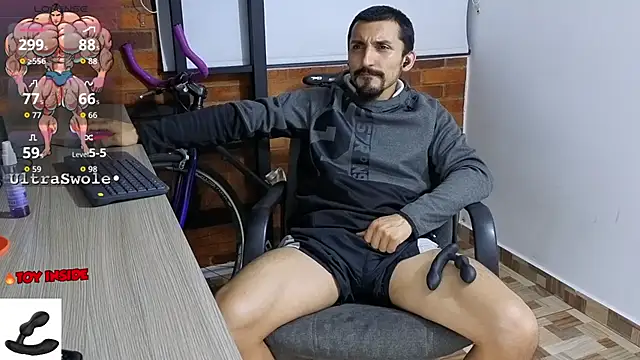 Snapshot of Marck_Muscle chatting on 10.23.25 Marck Muscle online show from 10.23.25