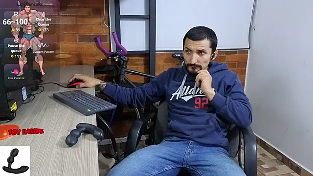 Snapshot of Marck_Muscle chatting on 10.26.25 Marck Muscle online show from 10.26.25