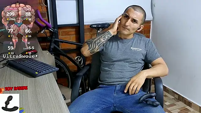 Snapshot of Marck_Muscle chatting on 11.03.25 Marck Muscle online show from 11.03.25