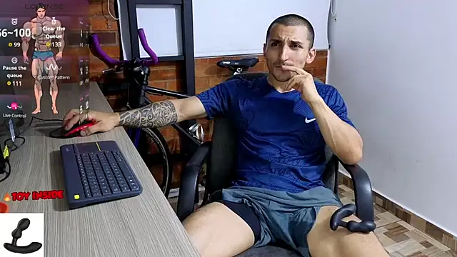 Snapshot of Marck_Muscle chatting on 11.08.25 Marck Muscle online show from 11.08.25