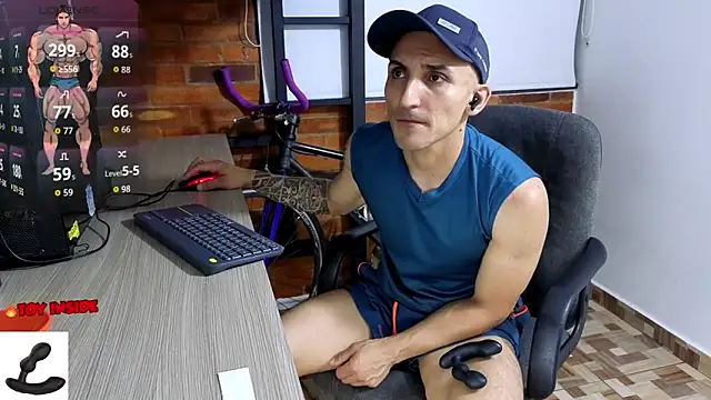 Snapshot of Marck_Muscle chatting on 11.12.25 Marck Muscle online show from 11.12.25