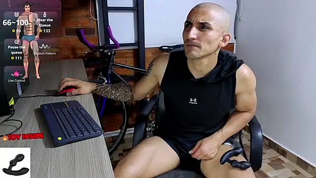 Snapshot of Marck_Muscle chatting on 11.13.25 Marck Muscle online show from 11.13.25