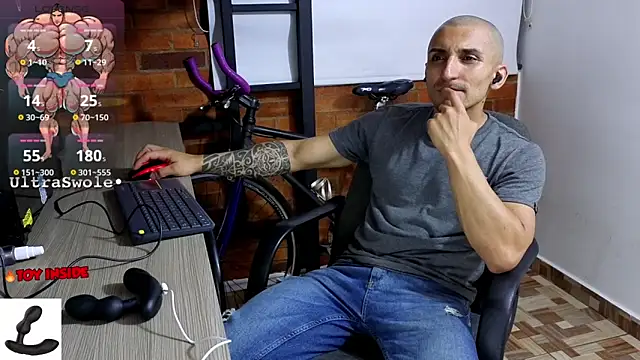 Snapshot of Marck_Muscle chatting on 11.15.25 Marck Muscle online show from 11.15.25