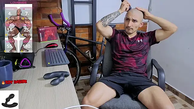 Snapshot of Marck_Muscle chatting on 04.21.26 Marck Muscle online show from 04.21.26