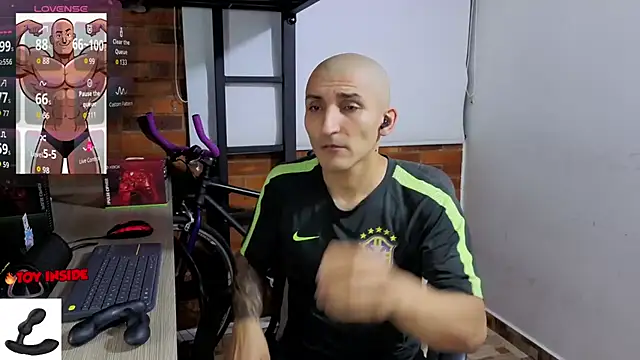 Snapshot of Marck_Muscle chatting on 04.23.26 Marck Muscle online show from 04.23.26