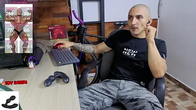 Snapshot of Marck_Muscle chatting on 04.26.26 Marck Muscle online show from 04.26.26