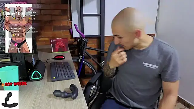 Snapshot of Marck_Muscle chatting on 04.27.26 Marck Muscle online show from 04.27.26