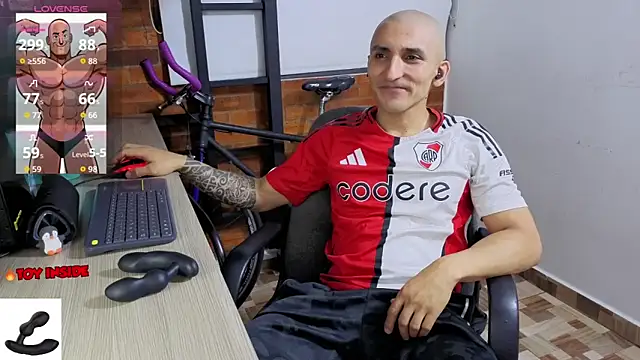 Snapshot of Marck_Muscle chatting on 05.04.26 Marck Muscle online show from 05.04.26