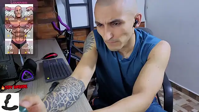 Snapshot of Marck_Muscle chatting on 05.05.26 Marck Muscle online show from 05.05.26