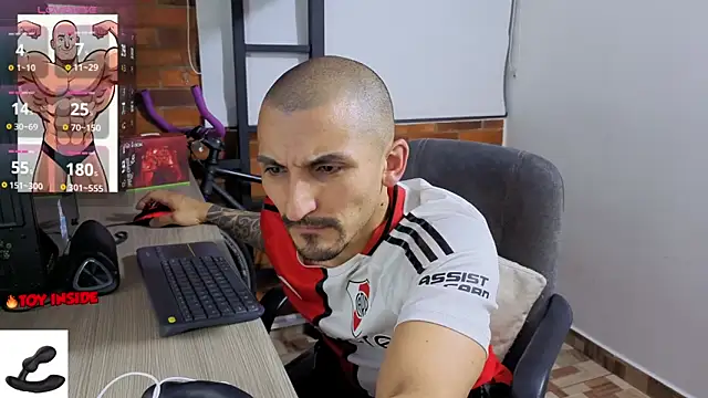 Snapshot of Marck_Muscle chatting on 05.22.26 Marck Muscle online show from 05.22.26