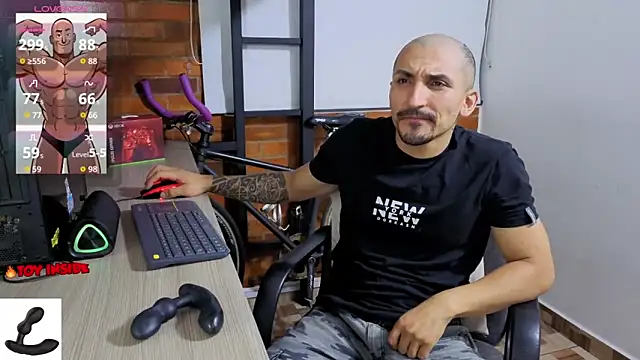 Snapshot of Marck_Muscle chatting on 05.25.26 Marck Muscle online show from 05.25.26