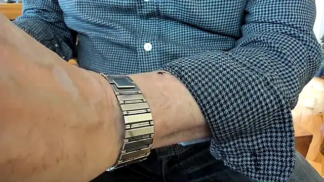 Snapshot of massive_cum chatting on 01.27.25 massive cum online show from 01.27.25