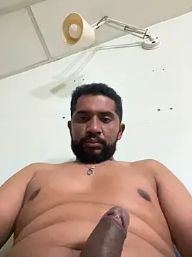 Snapshot of MiddlingAffluent chatting on 02.20.26 MiddlingAffluent online show from 02.20.26