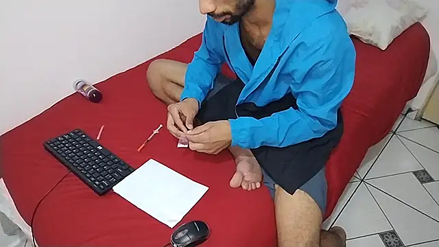 UncutToyBoy23cm online show from 03.11.25